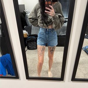 Abercrombie & Fitch Mom short